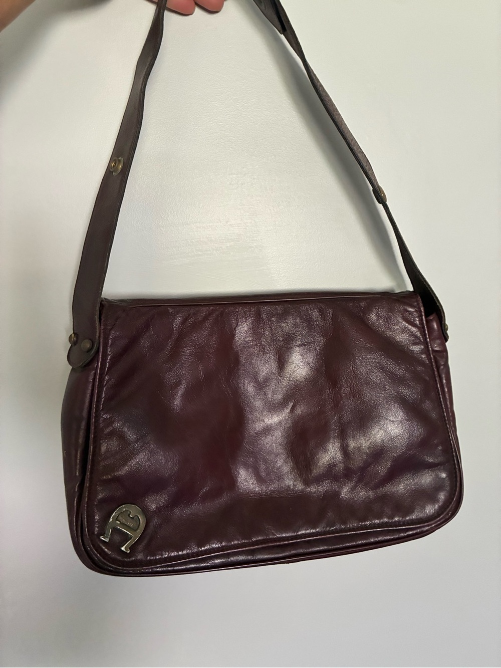Leather Shoulder Bag in Deep Burgundy - Classic Everyday Carry